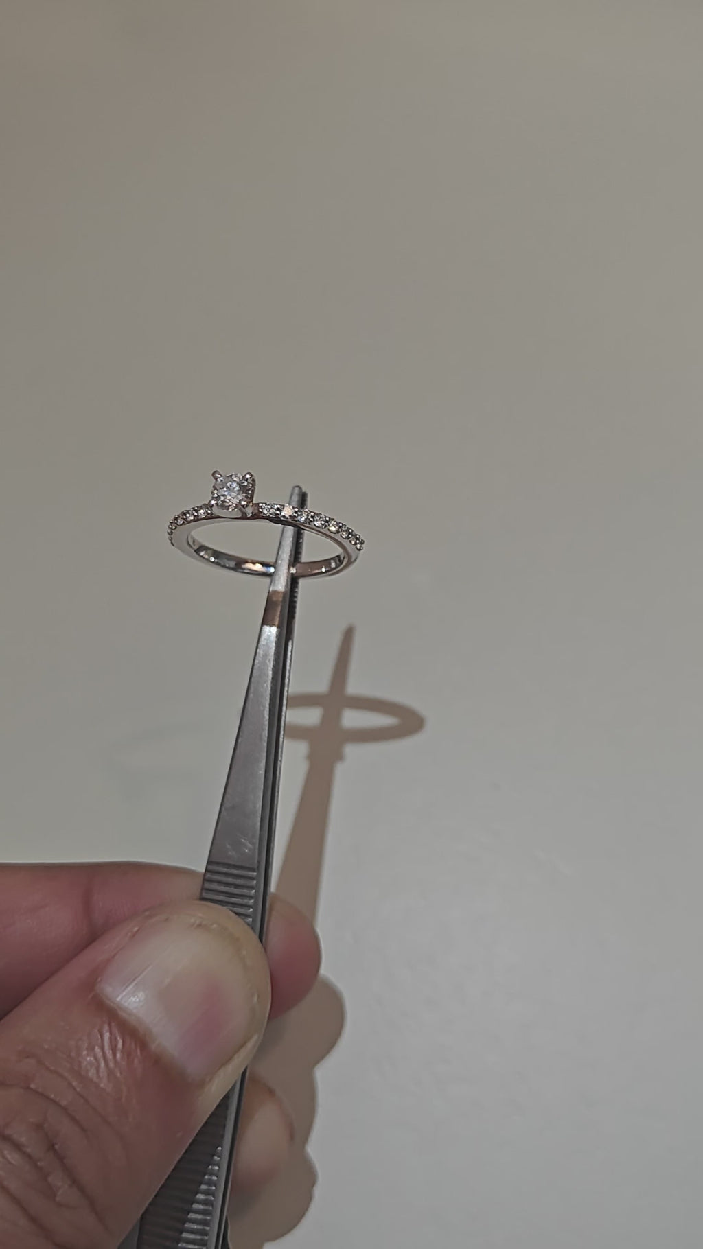 Solitaire Diamond Ring in 18K White Gold – 0.50 Carat Total